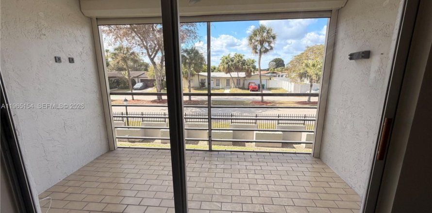 Condominio en Miami, Florida, 3 dormitorios № 2027839