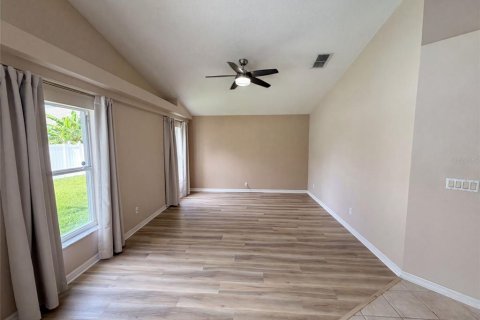 House in Oviedo, Florida 4 bedrooms, 184.04 sq.m. № 2148931 - photo 9
