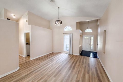 House in Oviedo, Florida 4 bedrooms, 184.04 sq.m. № 2148931 - photo 7