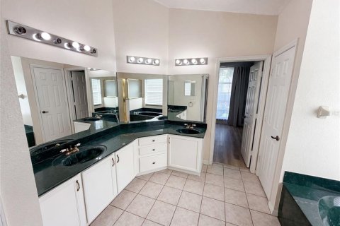 House in Oviedo, Florida 4 bedrooms, 184.04 sq.m. № 2148931 - photo 21