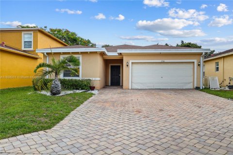 House in Palm Beach, Florida 3 bedrooms, 171.13 sq.m. № 1823530 - photo 3
