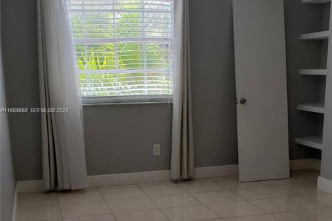Copropriété à louer à Hialeah, Floride: 1 chambre, 82.4 m2 № 2010868 - photo 6
