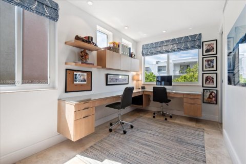 Купить кондоминиум в Майами-Бич, Флорида 4 спальни, 196.95м2, № 2026502 - фото 22