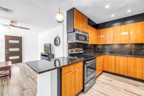 Купить виллу или дом в Сарасота, Флорида 8 комнат, 120.49м2, № 1909264 - фото 10