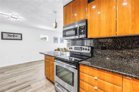 Купить виллу или дом в Сарасота, Флорида 8 комнат, 120.49м2, № 1909264 - фото 11