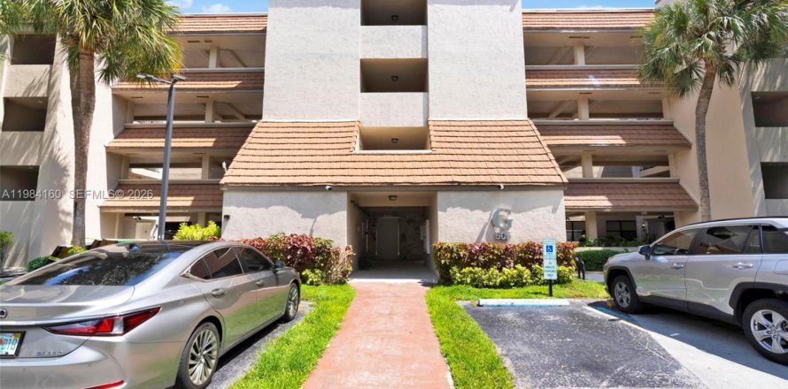 Кондоминиум с 2 спальнями в Майами, Флорида № 2045768