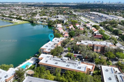 Купить кондоминиум в Майами, Флорида 2 спальни, 132.66м2, № 2045768 - фото 25