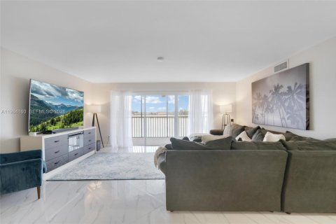 Купить кондоминиум в Майами, Флорида 2 спальни, 132.66м2, № 2045768 - фото 3