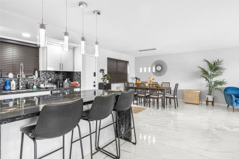 Купить кондоминиум в Майами, Флорида 2 спальни, 132.66м2, № 2045768 - фото 10