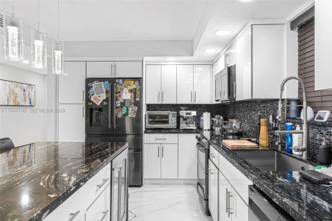 Купить кондоминиум в Майами, Флорида 2 спальни, 132.66м2, № 2045768 - фото 8