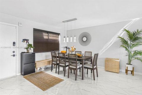 Купить кондоминиум в Майами, Флорида 2 спальни, 132.66м2, № 2045768 - фото 9