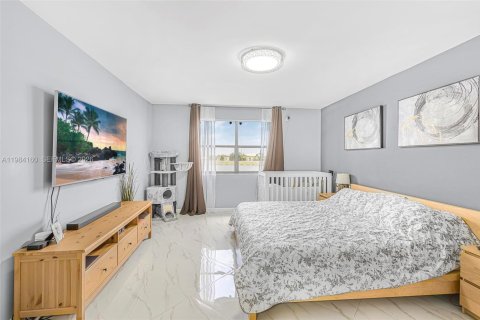 Купить кондоминиум в Майами, Флорида 2 спальни, 132.66м2, № 2045768 - фото 13