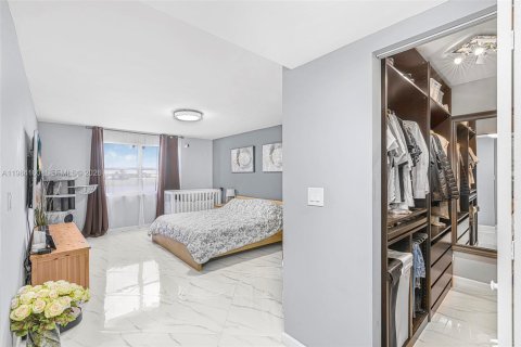 Купить кондоминиум в Майами, Флорида 2 спальни, 132.66м2, № 2045768 - фото 12