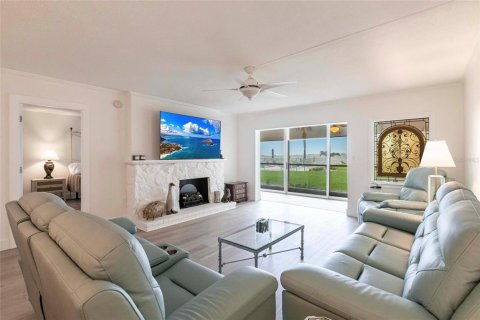 Condo in Venice, Florida, 2 bedrooms  № 1795429 - photo 13