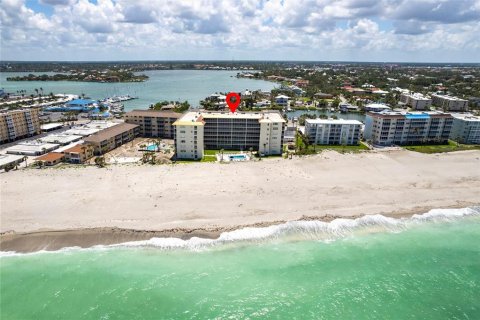 Condo in Venice, Florida, 2 bedrooms  № 1795429 - photo 9