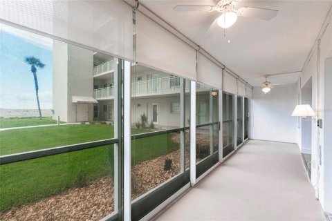 Condo in Venice, Florida, 2 bedrooms  № 1795429 - photo 28