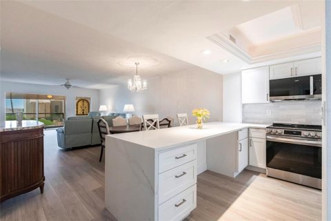 Condo in Venice, Florida, 2 bedrooms  № 1795429 - photo 17