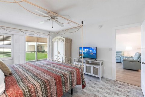 Condo in Venice, Florida, 2 bedrooms  № 1795429 - photo 30