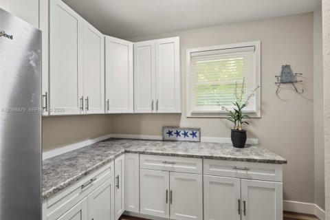 House in Naples, Florida 3 bedrooms, 218.32 sq.m. № 2395347 - photo 25