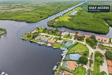 House in Naples, Florida 3 bedrooms, 218.32 sq.m. № 2395347 - photo 3