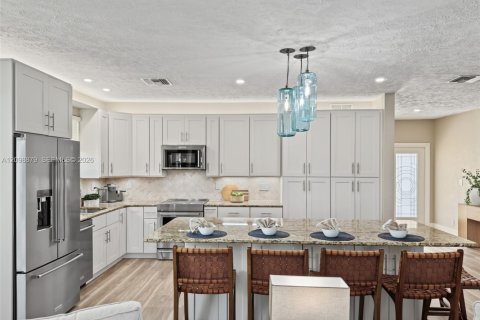 House in Naples, Florida 3 bedrooms, 218.32 sq.m. № 2395347 - photo 21