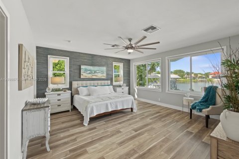 House in Naples, Florida 3 bedrooms, 218.32 sq.m. № 2395347 - photo 29