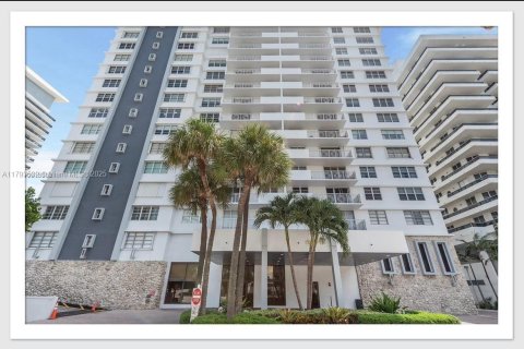 Copropriété à vendre à Miami Beach, Floride: 2 chambres, 123.19 m2 № 1940155 - photo 14