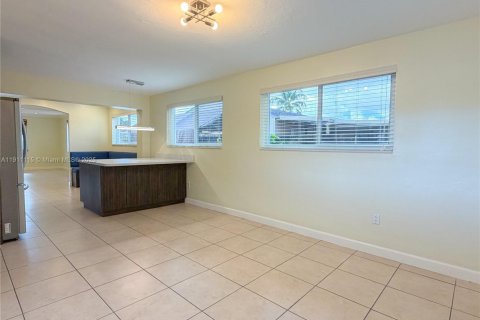 Casa en venta en Miami, Florida, 2 dormitorios, 107.4 m2 № 1967368 - foto 20