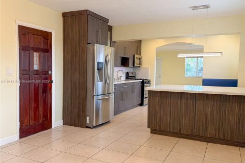 Casa en venta en Miami, Florida, 2 dormitorios, 107.4 m2 № 1967368 - foto 22