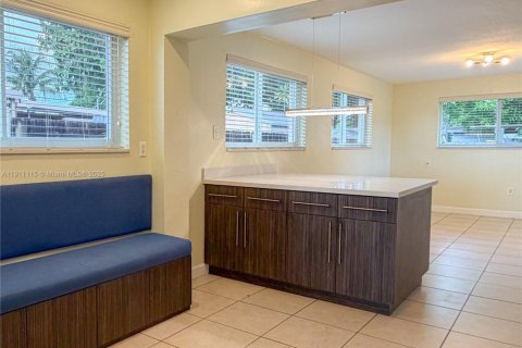 Casa en venta en Miami, Florida, 2 dormitorios, 107.4 m2 № 1967368 - foto 12