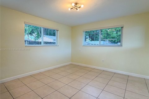 Casa en venta en Miami, Florida, 2 dormitorios, 107.4 m2 № 1967368 - foto 24
