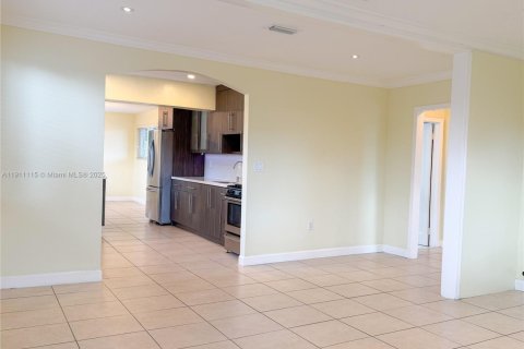 Casa en venta en Miami, Florida, 2 dormitorios, 107.4 m2 № 1967368 - foto 10