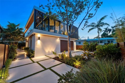 Villa ou maison à louer à Fort Lauderdale, Floride: 5 chambres, 398.27 m2 № 1983360 - photo 4