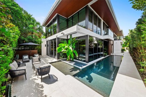 Villa ou maison à louer à Fort Lauderdale, Floride: 5 chambres, 398.27 m2 № 1983360 - photo 23