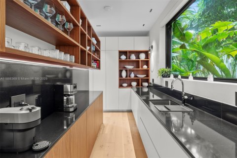 Villa ou maison à louer à Fort Lauderdale, Floride: 5 chambres, 398.27 m2 № 1983360 - photo 17