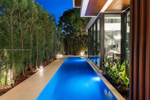 Villa ou maison à louer à Fort Lauderdale, Floride: 5 chambres, 398.27 m2 № 1983360 - photo 2