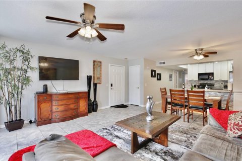 Condominio en venta en Kissimmee, Florida, 3 dormitorios, 126.07 m2 № 1791907 - foto 3