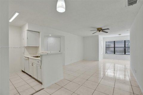 Condo in Davie, Florida, 2 bedrooms  № 1864607 - photo 9