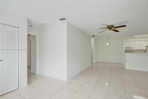 Condo in Davie, Florida, 2 bedrooms  № 1864607 - photo 7