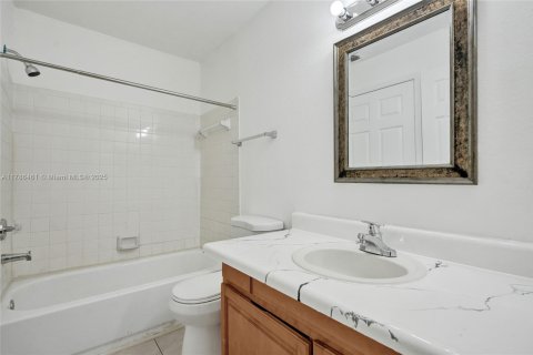 Condo in Davie, Florida, 2 bedrooms  № 1864607 - photo 19