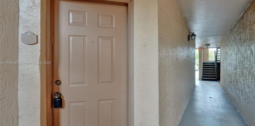 Condo in Davie, Florida, 2 bedrooms  № 1864607
