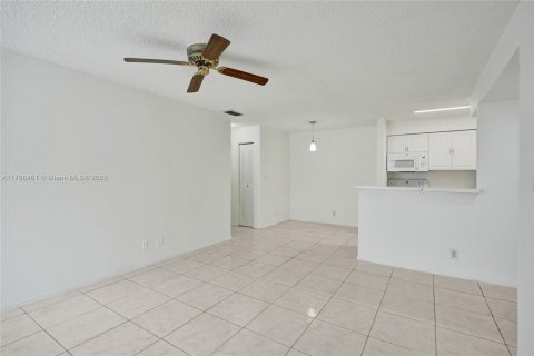 Condo in Davie, Florida, 2 bedrooms  № 1864607 - photo 5