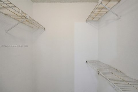 Condo in Davie, Florida, 2 bedrooms  № 1864607 - photo 18