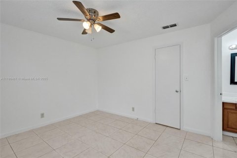 Condo in Davie, Florida, 2 bedrooms  № 1864607 - photo 25