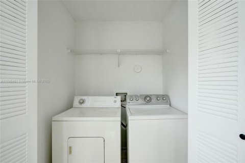 Condo in Davie, Florida, 2 bedrooms  № 1864607 - photo 26
