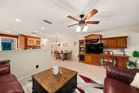 House in Sebring, Florida 2 bedrooms, 137.68 sq.m. № 1901737 - photo 5