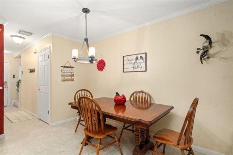 House in Sebring, Florida 2 bedrooms, 137.68 sq.m. № 1901737 - photo 11