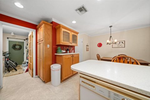 House in Sebring, Florida 2 bedrooms, 137.68 sq.m. № 1901737 - photo 10