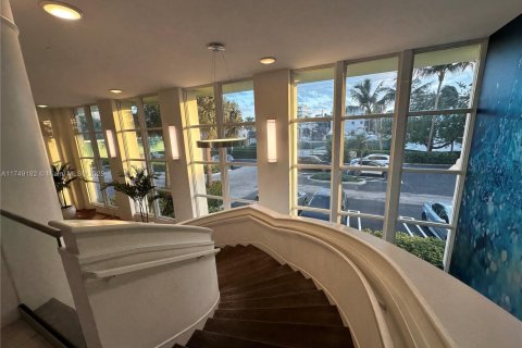 Condo in Bay Harbor Islands, Florida, 1 bedroom № 1985193 - photo 20