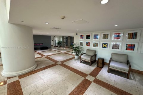 Condo in Bay Harbor Islands, Florida, 1 bedroom № 1985193 - photo 16